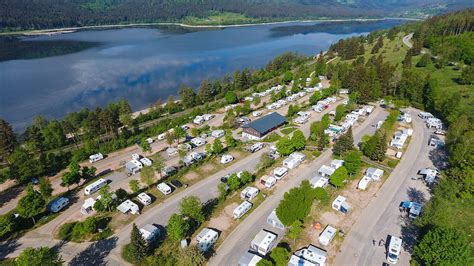 Das naturcamp stellt lediglich unterkünfte, sanitäranlagen und stromanschlüsse zur verfügung. Camping Schluchsee