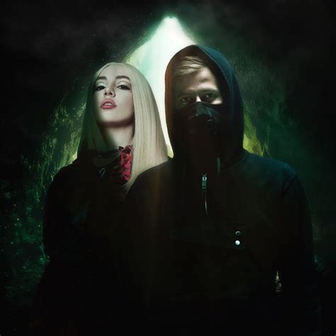 Berikut ini lirik dan chord lagu leave a tender moment alone dari billy joel. Penuh Teka-Teki, Ini Lirik Lagu Alan Walker feat Ava Max ...