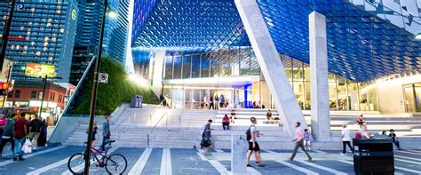 This centre artfully consolidates student offices and services, previously located throughout the campus, into one integrated facility. Ryerson Brand - Ryerson University