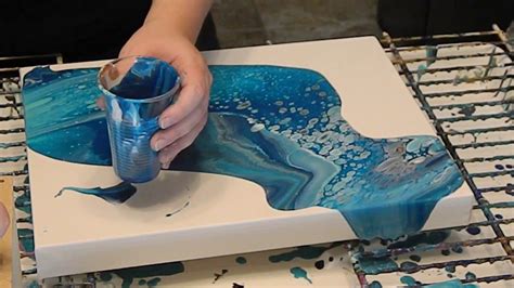 Dip Technique With Acrylic Pour Acrylic Pouring Acrylic Painting Tutorials Art Techniques