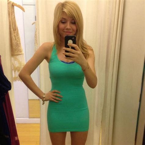 Jennette Mccurdy Continues Her Streak Of Sexy Selfies With This Glamorous Shot Description From