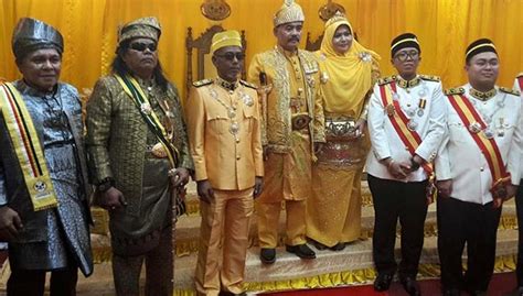 Research the raja adnan shah family. Perangi penyakit darjah kebesaran syok sendiri | Free ...