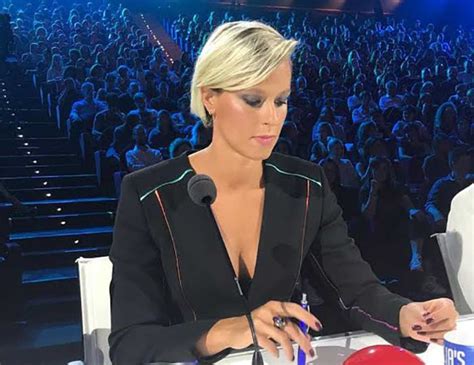 C'è federica pellegrini 💖 please subscribe. Federica Pellegrini in lacrime, ecco cosa è successo