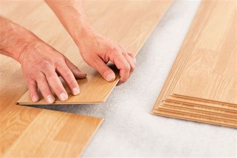 Lantai motif kayu ini pemasangannya menggunakan lem pada bagian bawahnya, yang mudah melekat pada plesteran atau keramik lantai. Menelisik Keunggulan dan Jenis Lantai Kayu Parket - Harga ...