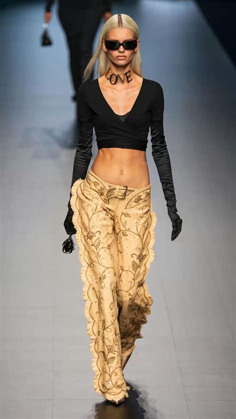 Dolce Gabban A Spring Kim Kardashian Runway Fashion Trendy