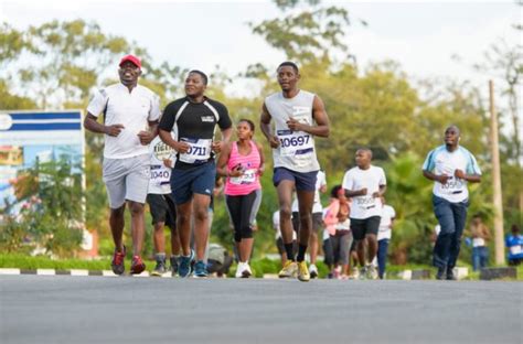 Hundreds Participate Bt City ‘be More Race By Standard Bank Malawi