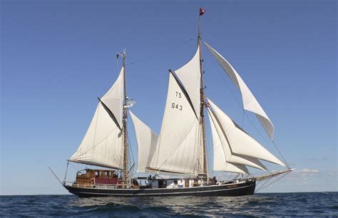 Vessel seute deern is a sailing vessel, registered in germany. Großsegler: Die 'Seute Deern'