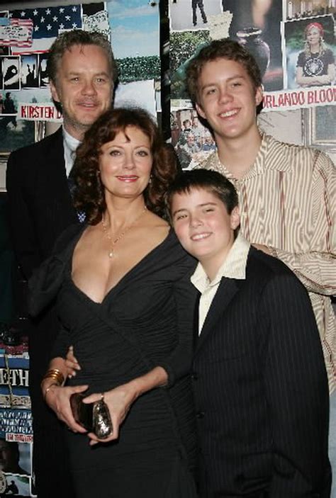 Premiere of war of the worlds, the ziegfeld theatre, new york, ny, june 23, 2005. Susan Sarandon, Tim Robbins split; Simon Cowell leaving ...