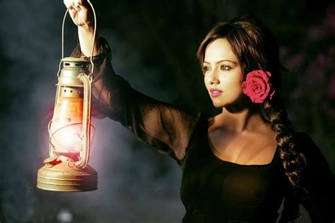 Hot hindi actress wallpapers group 43. 48+ Saree Actress HD Wallpapers 1080p on WallpaperSafari