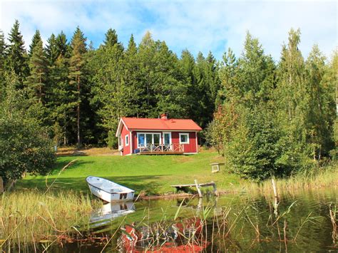 Urlaub an seen und flüssen. Ferienhaus direkt am See Bunn in Alleinlage, Schweden ...