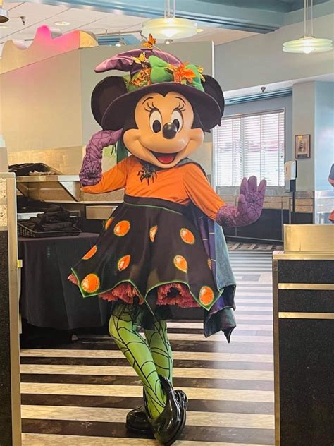 Minnies Halloween Dine Is Back At Hollywood And Vine