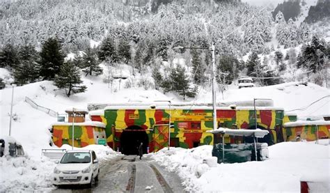 Avalanche Hits Jawahar Tunnel Jammu Srinagar National Highway Closed Latest News India