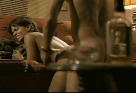Halle Berry Nuda Anni In Monster S Ball
