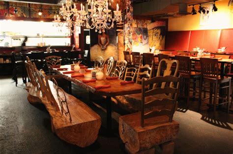 Six fun places to eat in Orlando with kids - Savvy Sassy Moms