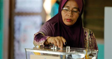 You can still register to vote, after 31 march, but please bear in mind, that if an early election is called, for example, in may, you may not be able to vote…but at least you have if you are malaysian, it is your constitutional right to vote. Malaysians, How To Check If You're A Registered Voter For GE14