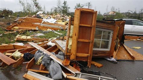 In Pictures Deadly Tornadoes Sweep Through Us States Bbc News