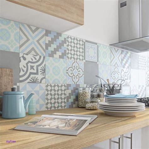Con los vinilos decorativos que se utilizan principalmente para decorar paredes y mobiliario si tu cocina es más bien clásica, puedes meterle algo de color con vinilos de rayas, que sin ser. Vinilos Decorativos para tu Cocina
