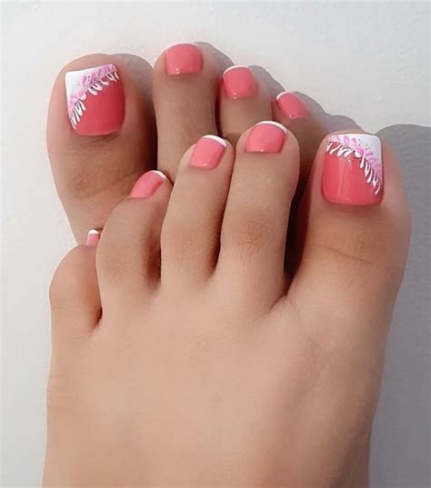 Trendy Toe Nail Colors Summer 2025 Clea Clarette