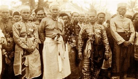 Suku Bugis Sejarah Kebudayaan Adat Istiadat Combinesia Web Id