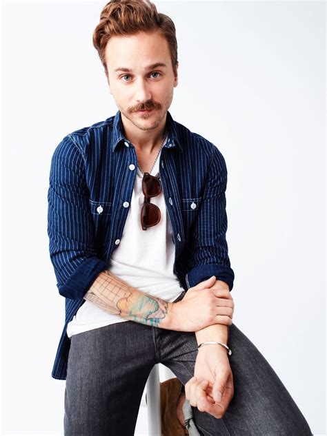 The group consists of john baldwin gourley, zach carothers, kyle o'quin, jason sechrist, eric howk and zoe manville. Coco Canal: Portugal The Man
