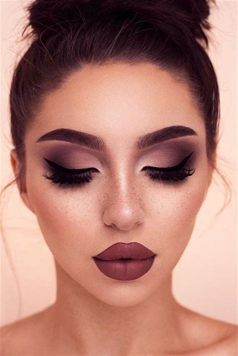 Bold Smokey Eye With Different Lipstick Colors Makeup Looks Women Fashion Lifestyle Blog