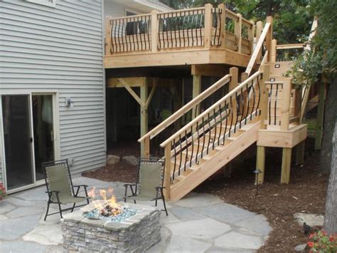 I used 2x8 boards for the main framing and deck (1 1/4 inch thick) boards for the. Deck Stairs and Steps | HGTV