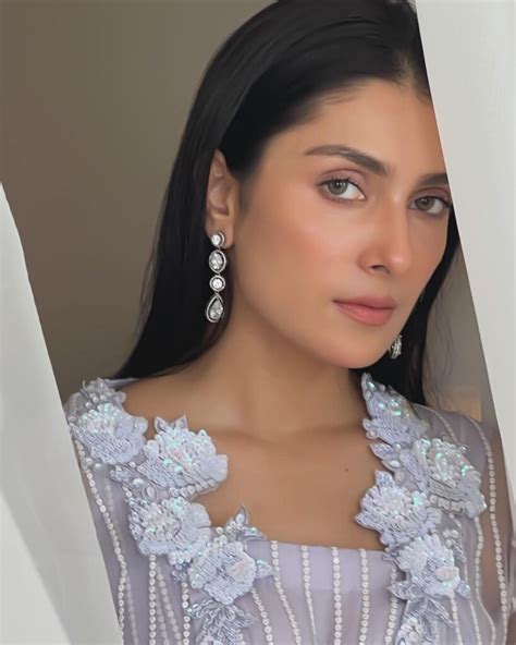 Ayeza Khan Stunning Dressing At Vacations Inspiring Fans