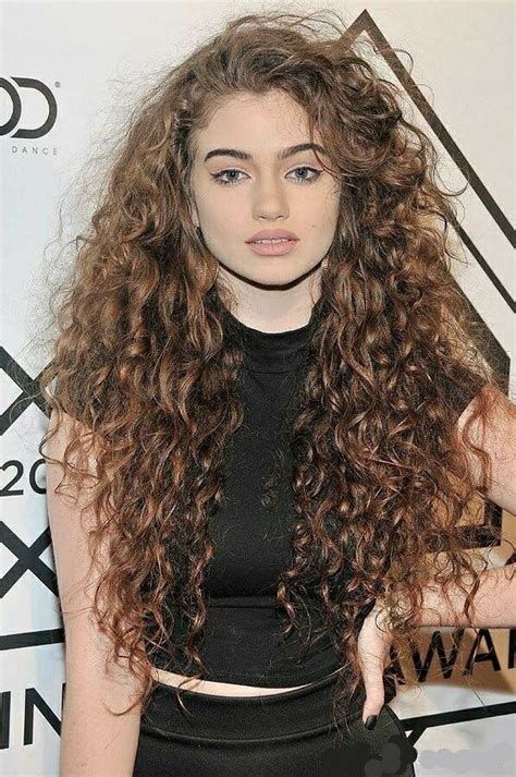 35 Mesmerizing Curly Hairstyles For Women Haircuts And Hairstyles 2019