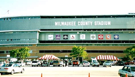 View a detailed profile of the structure 221871 including further data and descriptions in the emporis database. Milwaukee County Stadium 1953-2000 | Flickr - Photo Sharing!