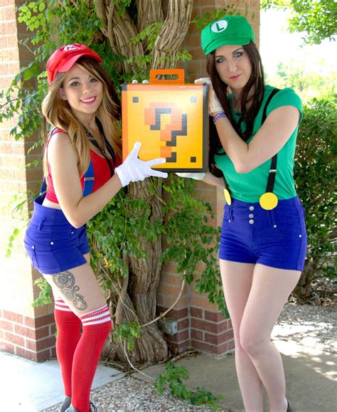 Super Mario And Luigi Cosplay Girls By Claire Deadfield Esports Gags