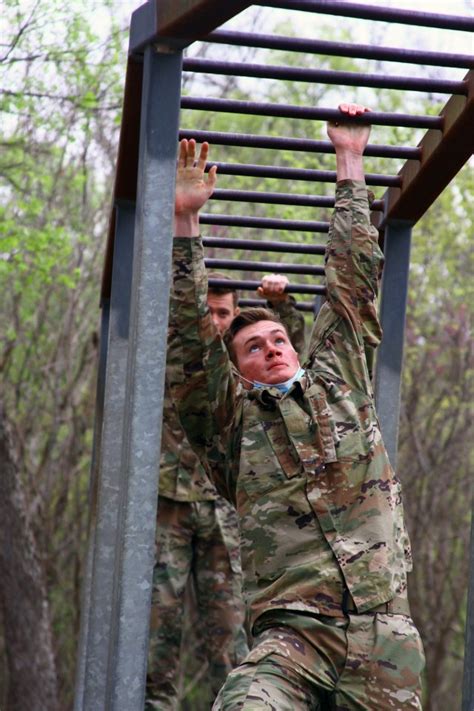Rotc Cadets Train With Basic Combat Unit At Fort Sill Article The
