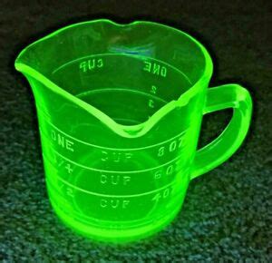 Vintage Green Vaseline Uranium Glass Three Spout Measuring Cup Glows
