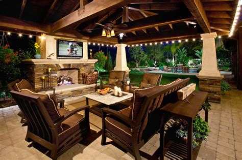 A fantastic collection of 55 luxurious covered patio ideas in many different styles, including old world spanish. 18 Charming Mediterranean Patio Designs To Make Your ...