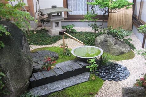 Read more about zen gardens, dry gardens, and other styles of japanese garden: Small Japanese Gardens | small space Japanese garden | For ...