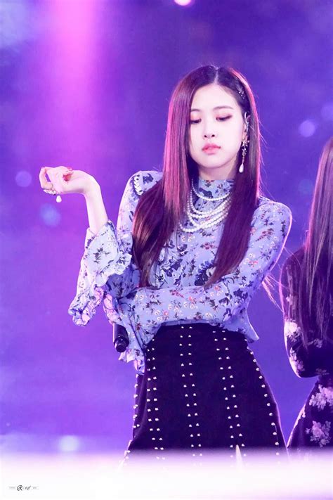 Rosé  blackpink  ; BLACKPINK ROSE | Blackpink rose, Blackpink, Purple aesthetic
