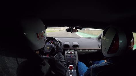 Vieni a guidare una ferrari in pista. Come guidare una Lamborghini - Ferrari California test drive: come si guida e come va il v8 ...