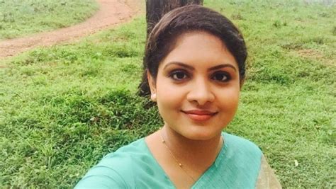 To visit his best friend and colleague dr. Actress Gayathri Arun gives befitting reply to pervert for ...