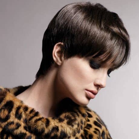 Coupe cheveux courts boule femme