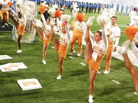 Go Vols Tennessee Volunteers Football Cheerleading Cheerleading Photos