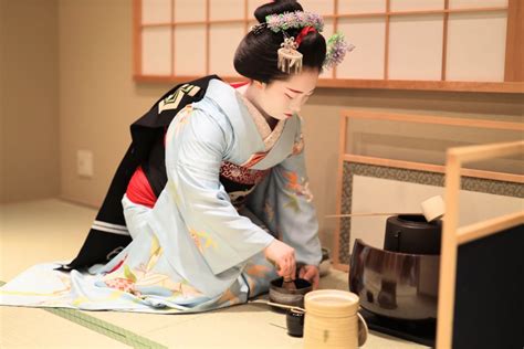Tea Ceremony In Japan Tea Ceremony Japan Experiences Maikoya