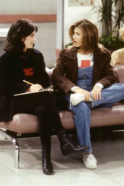 34 rachel green fashion moments you forgot you were obsessed with on friends Вдохновляющий