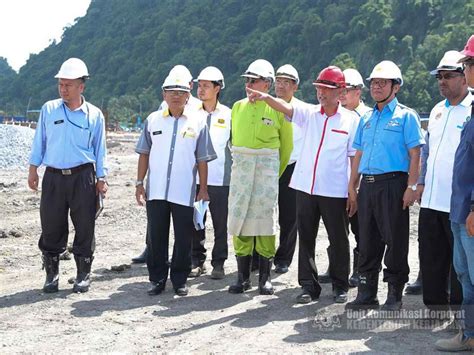 Dengan rahmat tuhan yang maha esa. Lawatan Kerja YB Timbalan Menteri Kerja Raya ke Pejabat ...