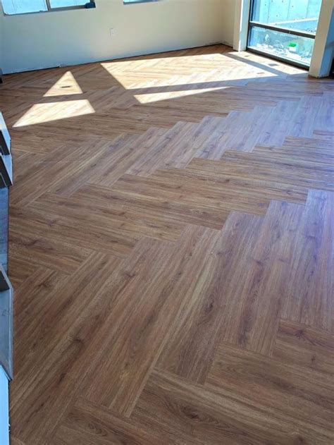 Beautiful Herringbone Lvp In 2020 Laminate Flooring Flooring Carpet