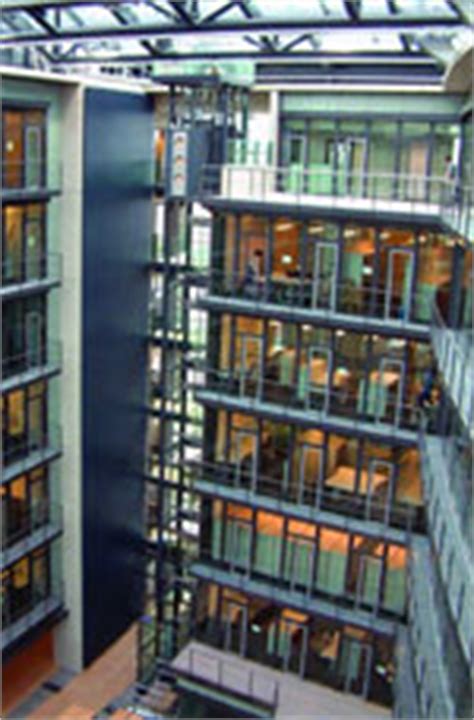 Vielmehr sieht man sich dem satzungsgemäßen auftrag verpflichtet the bank of tokyo mitsubi. APO-Bank-Zentrale in Düsseldorf mit interaktiver ...