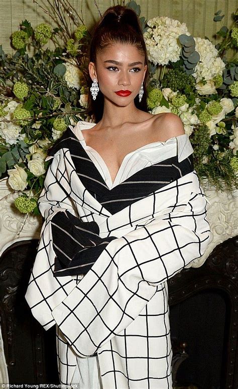 Zendaya Rocks A Red Lip For Vogue Party In London With Images