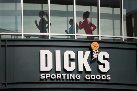 Dicks Sporting Goods To Stop Selling Guns At 440 More Stores As Its