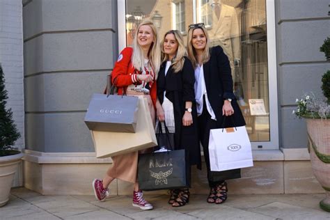 Gucci outlet roermond sale & restposten 2021. Roermond Designer Outlet Shopping Center - Shopping mit ...