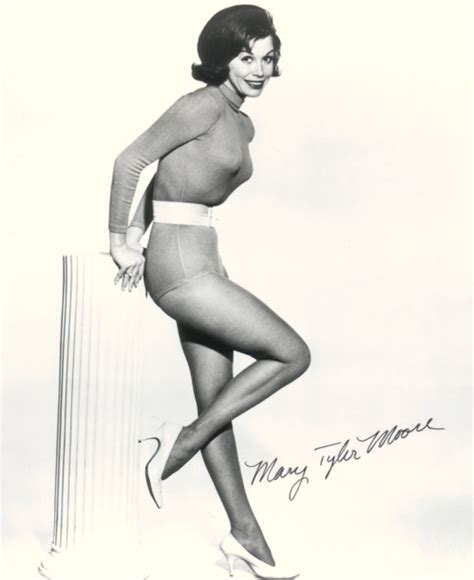 Mary Tyler Moore Pinup Shots Of Classic Tv Stars Purple Clover