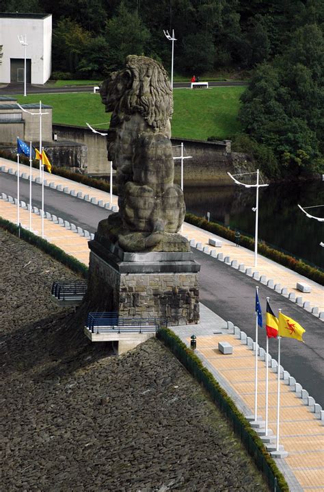 Barrage de la gileppe dans les hautes fagnes. Barrage de la Gileppe - Lion | De Gileppestuwdam (Frans ...