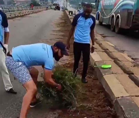 The 13 housemates up for possible eviction this week are brighto, lucy, prince, eric, wathoni, erica, laycon, nengi, trikytee, praise, tochi, neo and vee. Evicted BBNaija Housemate, Jeff, spotted cleaning a bridge ...